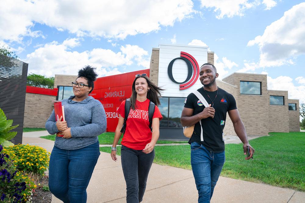 Students Outside Founders Hall